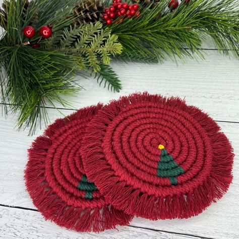 Perfect for santas milk on christmas eve Christmas Tree Coasters, Macrame Christmas Tree, Macrame Christmas, Christmas Coasters, Christmas Eve, Christmas Crafts, Macrame, Coasters, Milk