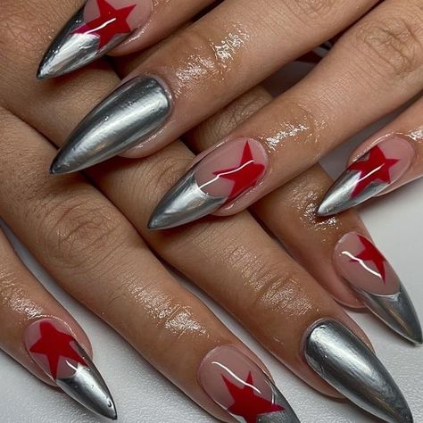 Stile Kylie Jenner, Nails Yellow, Red Nail, Metallic Nails, Star Nails, Silver Nails, Fire Nails, Funky Nails, Pretty Acrylic Nails