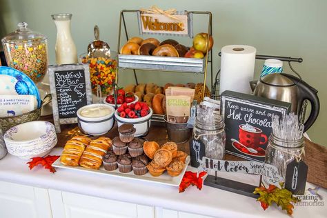 Remove the Hostess Stress of meals! Create this unbelievably easy Breakfast Bar/Buffet Hack! Make morning simple with fun decor, food ideas to please hungry families & friends. Including paleo, bright line and gluten-free food alternatives! Perfect for sleepover parties, brunch, and holiday crowds. Breakfast Buffet Ideas Families, Hospitality Ideas Food, Brunch Ideas On A Budget, Teacher Breakfast Ideas Simple, Breakfast Office Ideas, Teacher Breakfast Buffet, At Home Breakfast Buffet, Meeting Breakfast Ideas Office, Continental Breakfast Ideas For Work