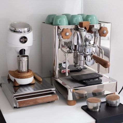 Barista Setup, Home Setup, Coffee Nook, Coffee Machine, Espresso Machine, Espresso, Coffee Maker, Kitchen Appliances, Restaurant