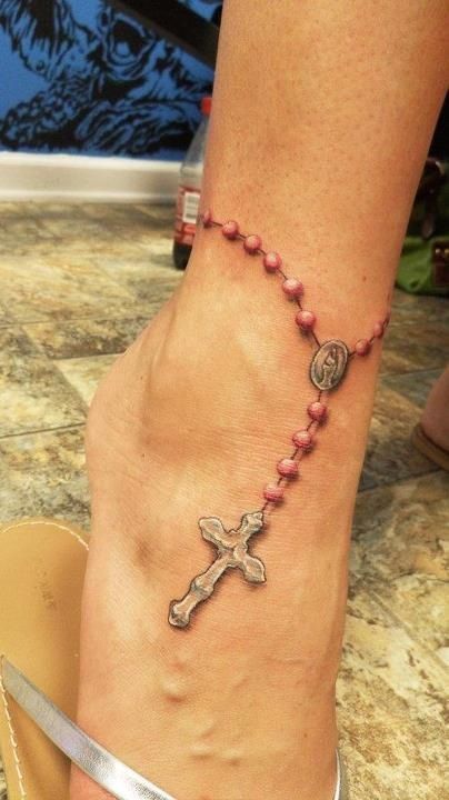 40 Breathtaking 3D Tattoos Design You Have To See To Believe - EcstasyCoffee Rosary Tattoo On Ankle, Rosary Ankle Tattoos, Beads Tattoo, Rosary Bead Tattoo, Angels Tattoo, Tato 3d, Interesting Tattoos, Tattoo 3d, Rosary Tattoo