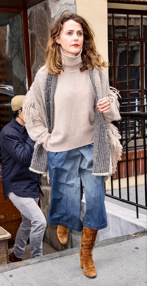 Keri Russell Street Style Mom Street Style, Keri Russell Style, Blundstone Style, Boston Outfits, Brooklyn Style, Keri Russell, Winter Outfit Inspiration, Cooler Look, Cute Fall Outfits