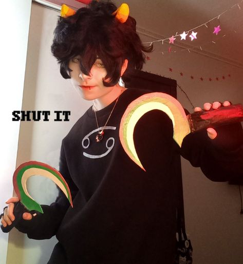 Karkat Vantas Cosplay, Karkat Cosplay, Homestuck Cosplay Tutorial, Dark Decora, Homestuck Karkat, Nepeta Leijon, Karkat Vantas, Homestuck Cosplay, Homestuck Characters