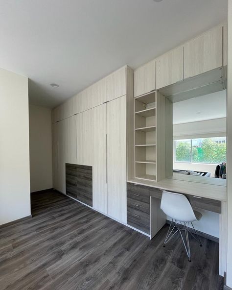 Loving this custom built-in wardrobe that features a stunning vanity area designed and installed by @californiaclosetsmx 😍 The dual wood grain finishes add a unique touch, blending style and function seamlessly. Perfect for those who crave both elegance and organization in one, beautiful design. It all starts with a FREE consultation! Call 888-336-9707 or schedule online at bit.ly/CCConsultRequest FREE in-home or virtual consultations, FREE installation, and LIFETIME warranty are always part ... Closet With Vanity Built In, Closet With Vanity, Crafting Organization, Family Room Storage, Crafting Storage, Storage Entertainment Center, Pantry Laundry Room, Linen Cabinets, Corner Office