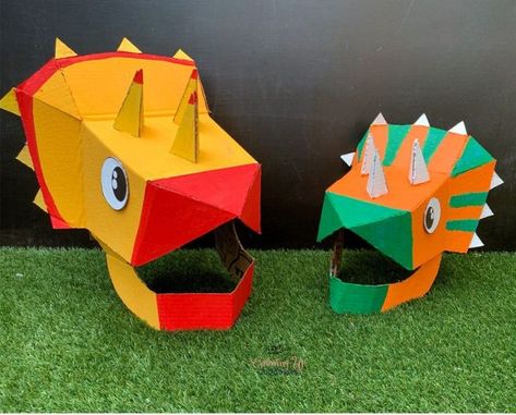 20 Easy And Fun DIY Dinosaur costume Ideas - All Sands Dinosaur Diy Costume, Dinosaur Costume Diy, Cardboard Dinosaur Costume, Dinosaur Tail Diy, Diy Triceratops Costume, Dino Dance, Cardboard Dinosaur, Costume Template, Triceratops Head