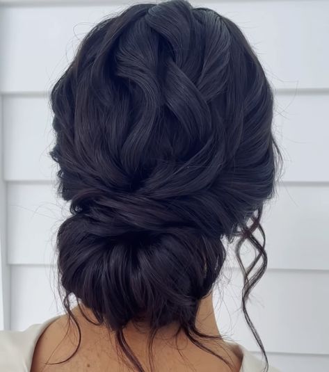 Desi Bride Hair, Glam Wedding Hair, Black Hair With Blonde Highlights, Grad Hairstyles, Bride Hairstyles Updo, Bridesmaid Hair Inspo, Bridemaids Hairstyles, Ball Hairstyles, Special Occasion Hairstyles