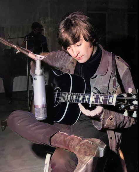 Beatles Guitar, Lennon And Mccartney, Rubber Soul, Beatles Photos, John Lennon Beatles, Beatles Pictures, Beatles John, Yoko Ono, Dear John