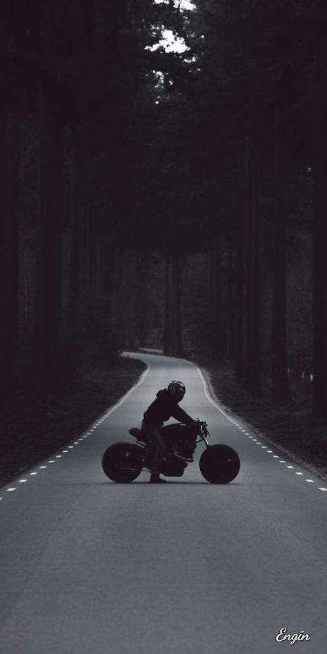 Xe Ducati, Image Moto, Motor Mobil, Мотоциклы Cafe Racers, Motorcycle Wallpaper, Motorcycle Aesthetic, Motorcycle Photography, Futuristic Motorcycle, Bike Photoshoot