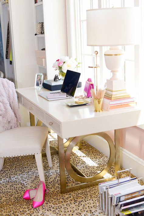 Bright glam home office Feminine Study, Office Feminine, Home Office Ideas For Women, Blogger Home, Office Chic, Diy Office, Craft Room Office, Chic Office, Diy Desk