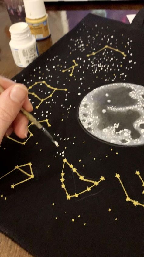 Black Tote Bag Painting Ideas, Diy Constellation, Handpainted Tote, Space Crafts For Kids, Handpainted Tote Bags, Solar System Crafts, Painted Clothes Diy, Idee Cricut, Eco Tote Bag