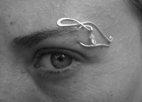 Unique Eyebrow Piercing Jewelry, Enby Aesthetic, Dahlia Piercing, Piercing Arcade, Soul Aesthetic, Eyebrow Piercing Jewelry, Vertical Labret Piercing, Jingle Jangle, Fandom Jewelry