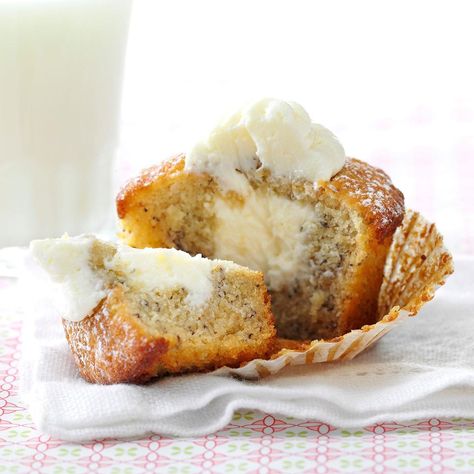 Marshmallow-Filled Banana Cupcakes Banana Cupcakes, Filled Cupcakes, Marshmallow Creme, Banana Recipes, Banana Pudding, Taste Of Home, Healthy Dessert, Cupcake Recipes, Scones