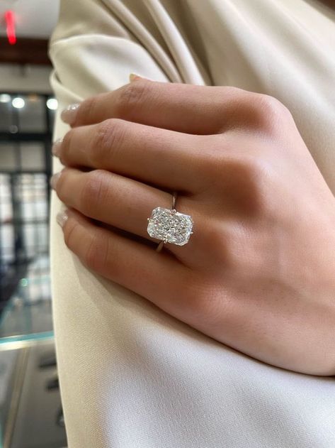 Future Engagement Rings, Trending Engagement Rings, Ring Trends, Harry Winston, Dream Engagement, Dream Engagement Rings, Dreamy Wedding, Put A Ring On It, Radiant Cut