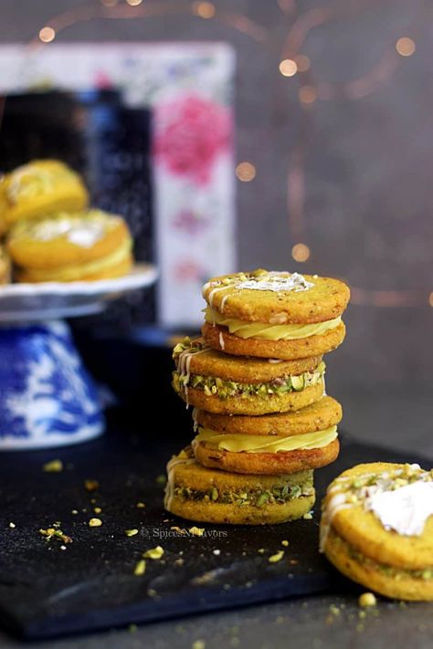 Unique Indian Recipes, Travel Friendly Desserts, Indian Deserts Easy, Indian Fusion Sweets, Diwali Dessert Hampers, Indian Snacks For Party, Diwali Cookies, Indian Chocolate, Diwali Desserts