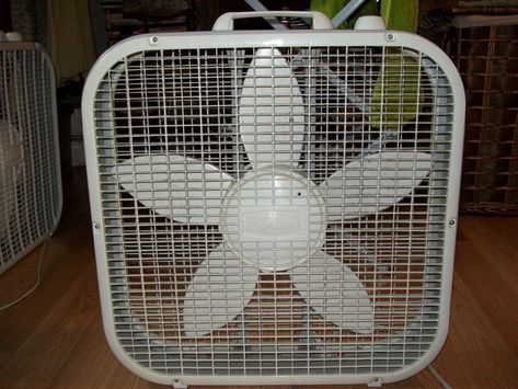 How to clean a box fan How To Clean Fans, Cleaning Kids Room, Happy Mommy, Room Fan, How Do You Clean, Diy Fan, Cleaning Day, Cleaners Homemade, Home Repairs