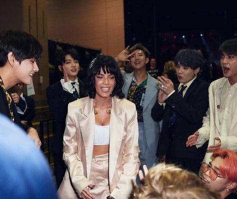 #BTS #HALSEY #ARMY #BBMAS2019 Bts Billboard, Billboard Music, Billboard Music Awards, Bts Group, Halsey, Boy Scouts, Bts Jin, Bts Bangtan Boy, Bts Boys