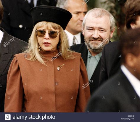 Patti Boyd Eric Clapton, Eric Clapton Layla, Eric Clapton Wife, Eric Clapton Jeff Beck Jimmy Page, Eric Clapton Wonderful Tonight, Eric Clapton Unplugged, Pattie Boyd, Ex Wives, Eric Clapton