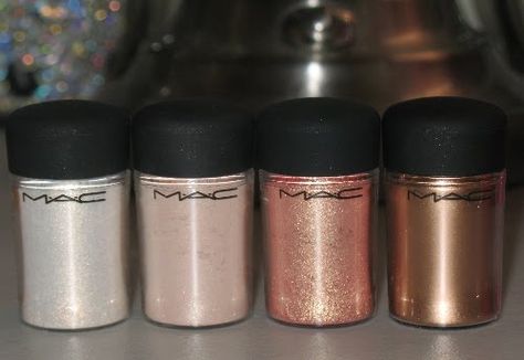 MAC pigments  - glitter!!!! Makeup Products Lipstick, Mac Eye Makeup, Mac Glitter, Mac Brush, Make Up Designs, Mac Pigment, Hard Candy Makeup, Beauty Products Drugstore, Mac Makeup