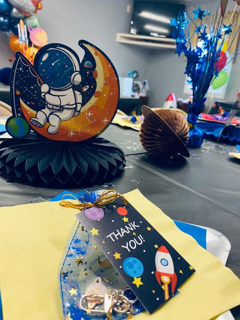 Houston We Have A Boy Baby Shower Decor, Astronaut Baby Shower Ideas, Theme Balloon Decoration, Baby Shower Boys, Astronaut Theme, Shower Boys, Astronaut Baby, Boy Baby Shower Decor, Aries Baby