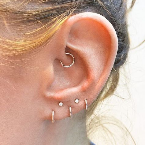 Triple Helix Piercing Hoop, Upper Earlobe Piercing, Ear Styling Ideas, High Lobe Piercing, Lobe Piercing Ideas, Curated Ear Piercing, Lobe Piercings, Curated Ear, Piercing Inspo