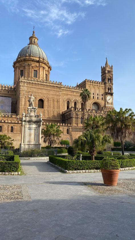 Palermo Italy Aesthetic, Sicilia Aesthetic, Palermo Aesthetic, Sicily Italy Aesthetic, Sicilian Summer, Albanian Quote, Sicily Travel, Palermo Italy, Italian Coast