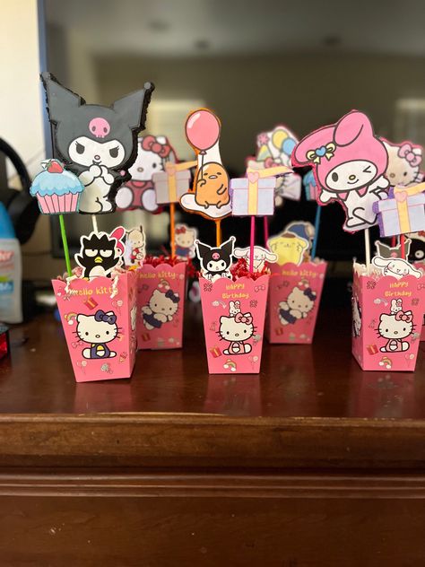 Kuromi And Hello Kitty Birthday Party, Kuromi Centerpieces Ideas, Sanrio Theme Birthday Party, Sanrio Theme Party Decoration, Kuromi Themed Party, Sanrio Party Favors, Kuromi And My Melody Birthday Party, Kuromi Themed Birthday Party, Hello Kitty And Friends Party Ideas