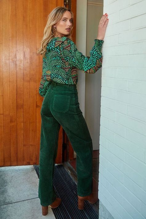 Green Teacher Outfit, Teacher Fits, Look Boho Chic, Looks Country, Look Retro, Couture Mode, Classy Work Outfits, Outfit Inspiration Fall, Green Pants