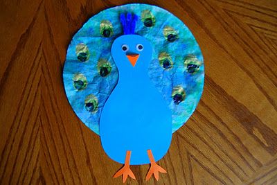 Letter P Crafts, Valentines Art For Kids, Peacock Crafts, Penguin Craft, Owl Crafts, Valentines Art, Diy Valentines Crafts, Kindergarten Art, Classroom Crafts