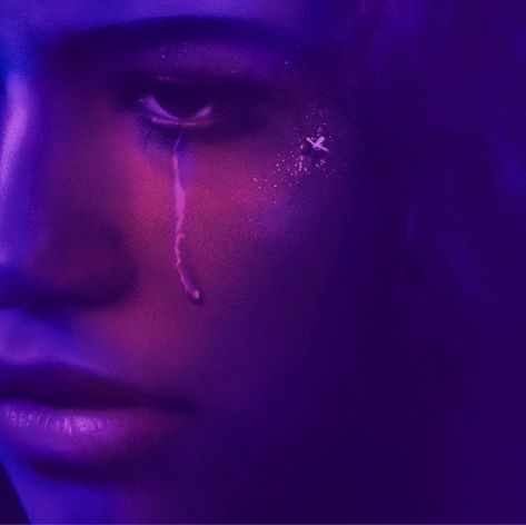 Zendaya Euphoria, Phone Wallpaper Boho, Purple Vibe, Neon Aesthetic, Creative Portraits, Photography Projects, Purple Wallpaper, Aesthetic Grunge, Purple Aesthetic