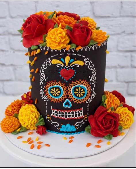 Skull Birthday Cake, Sugar Skull Birthday, Embroidery Cake, Sugar Skull Cakes, Skull Birthday, Day Of The Dead Cake, Torte Creative, Mexican Cake, Halloween Fiesta