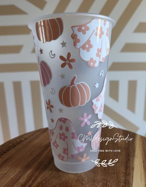 Starbucks Cold Cup, Retro Halloween, Hippie Halloween, Boho Halloween, Fall Cold Cup, Halloween Cup, Frosted Cold Cup, 24oz Starbucks Cup. This cute retro Halloween cup is a must this season! This is a frosted clear plastic 24oz cup. This is for cold drinks, not intended for hot liquids.  Comes with lid and straw (straws may vary depending on stock, chosen randomly)  Design is waterproof. To ensure longevity of the design and the cup: - Hand wash only - Do not scrub - Avoid high heat  - Do not soak Hippie Halloween, Starbucks Halloween, Boho Halloween, Cute Coffee Cups, Halloween Cups, Diy Cups, Custom Cups, Pink Phone Cases, Diy Tumblers