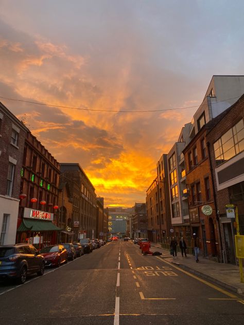 Liverpool’s beautiful sunset ⭐️ #liverpool #sunset Liverpool City Photography, Liverpool University Aesthetic, Liverpool City Aesthetic, Crushes Aesthetic, Liverpool Aesthetic, Liverpool Nightlife, British Aesthetic, Liverpool City Centre, Liverpool One