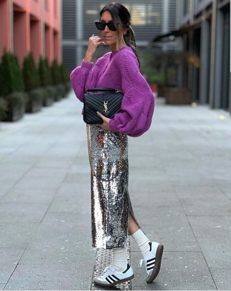 Purple Sequin Skirt Outfit, Sequin Skirt Outfit Winter, Sequin Skirt Outfit Casual, Silver Sequin Skirt Outfit, Metallic Skirt Outfit, Sequin Skirt Outfit, Eccentric Style, Winter Skirt Outfit, Sequin Outfit