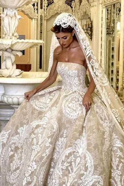 Lebanese Wedding Dress, Supernatural Party, Extravagant Wedding Dresses, Lebanese Wedding, Wedding Dress Designers, Dreamy Wedding Dress, Extravagant Wedding, Gold Wedding Dress, Royal Wedding Dress