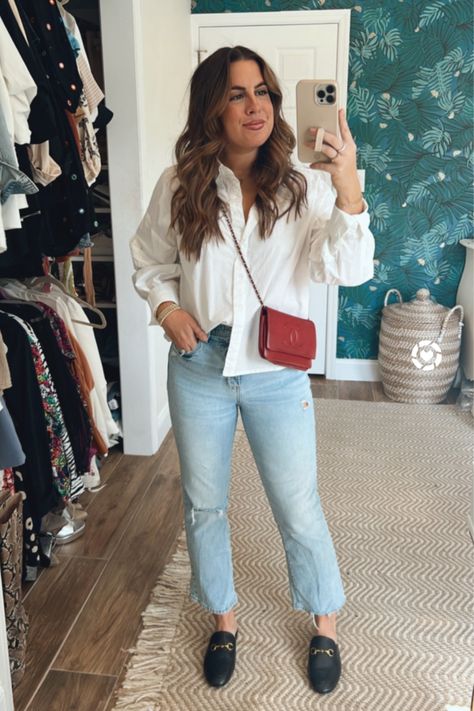 Jeans Mules Outfit, Mules Casual Outfit, Backless Mules Outfit, Fall Button Down Shirt Outfit, Womens Mules Outfit, Outfits With Mules Flats, Pearl Jeans Outfit, Mule Flats Outfit, Mules Shoes Outfit Casual