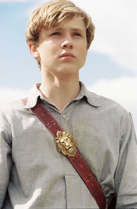 Remember William Moseley from "The Chronicles of Narnia"? You Have to See What He Looks Like 10 Years Later! Chronicles Of Narnia Books, Narnia Cast, Narnia Movies, Peter Pevensie, Lucy Pevensie, Narnia 3, William Moseley, Edmund Pevensie, Peter Griffin