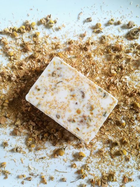 Chamomile Soap, Organic Packaging, Solid Lotion Bars, Soap Gifts, Chamomile Flower, Plastic Free Packaging, Exfoliating Soap, Local Honey, Honey Soap