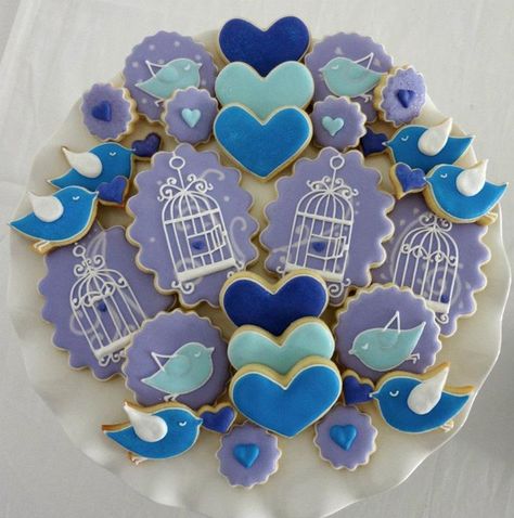 Bird cookies Design Cookies, Engagement Cookies, Mouse A Cookie, Bird Cookies, Amazing Cookies, Bird Party, Sweet Cookies, Fancy Cookies, Valentine Treats