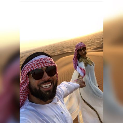 Desert Photoshoot Outfit, Egypt Outfits, Dubai Outfits, Woman Photo, Studio Photography Poses, Mode Turban, Cute Muslim Couples, Cute Friend Pictures, Clothes And Shoes