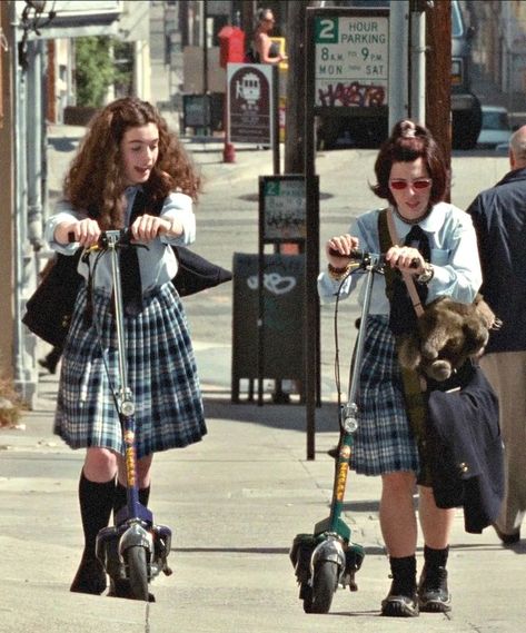 The Princess Diaries (2001) 90s 2000s Movies, Princess Diaries 1, The Princess Diaries 2001, Mia Thermopolis, Princes Diaries, Princess Diaries 2, Diary Movie, The Princess Diaries, Attitude Adjustment