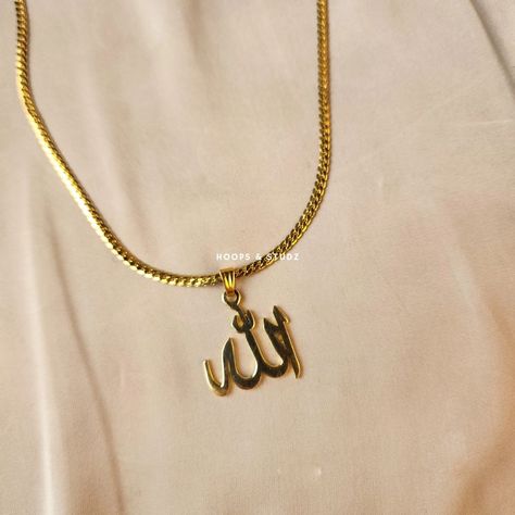 Must Have Pendants and Necklaces for Eid Look 🌙🫶 ALLAH pendant comes in 3 styles! Offering Up to 50% off Discount on the website! www.hoopsandstudz.com Allah pendant, calligraphy, jewellery #pendant #chains #necklaces Eid Look, Allah Pendant, Jewellery Pendant, Chains Necklaces, Simple Jewelry, Calligraphy, Necklaces, Chain, Pendant