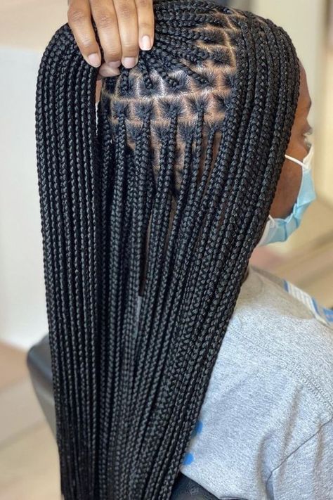 medium knotless box braids Knotless Bread Hairstyles, Tapered Box Braids, Small Sized Box Braids, Long Notlessbox Braids, Knowles’s Box Braids With Curls, Knowles’s Box Braids, Nutless Braids Styles Long, Tiny Knotless Box Braids, Small Full Knotless Braids