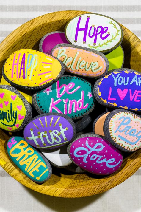 Prayer Rocks For Kids, Rock Painting Friendship, Youth Crafts For Church, Christian Rock Painting Ideas Easy, Bible Rock Painting Ideas, Youth Group Crafts For Teenagers, Bible Group Activities, Vbs Crafts For Teens, Church Crafts For Teens