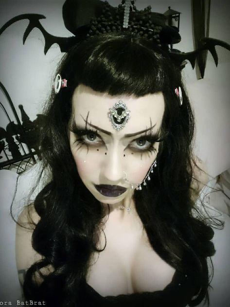 Model: † Adora BatBrat † (@adora_batbrat) #goth #Adoraswirls #AdoraBlack #gothgirl #gothmodel Adora Batbrat, Goth Model, School Makeup, Pretty Makeup, These Girls, Edgy Fashion, New Year's, Girl Hairstyles, Wake Up