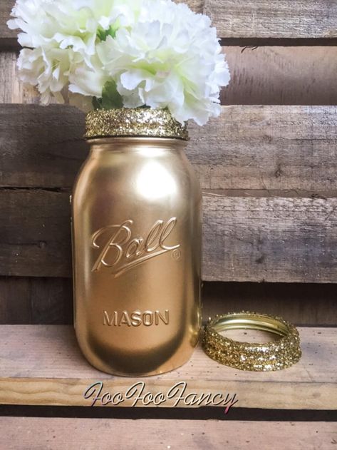 15 Best Mason Jar Table Decoration and Centerpiece Ideas for 2019 Jar Table Decorations, Gold Mason Jars Centerpieces, Mason Jars Centerpieces, Mason Jar Photo, Photo Centerpieces, Gold Mason Jars, All That Glitters Is Gold, Closet Organization Diy, Master Decor