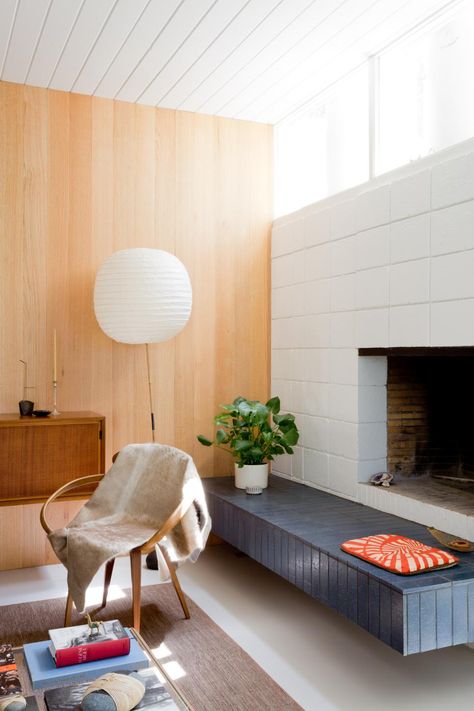 Mid Century Modern Fireplace, Mid Century Fireplace, Cosy Fireplace, Modern Kitchen Renovation, White Fireplace, Mid Century Kitchen, Pacific Palisades, Modern Fireplace, Living Room Remodel