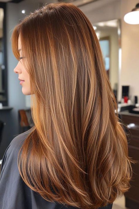 Long Layered Golden Honey Highlights, fall hair color, autumn hair color trend Golden Honey Highlights, Golden Honey Balayage, Balayage Honey, Golden Hair Color, Honey Highlights, Honey Balayage, Highlight Ideas, Honey Hair Color, Honey Caramel