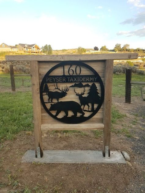 Wood Farm Signs Entrance, Metal Farm Signs Entrance, Property Signs Country, Driveway Signs Entrance, Farm Signs Entrance Driveways, Farm Entrance Ideas Driveways, Farmhouse Driveway Entrance, End Of Driveway Ideas Entrance, Yard Sign Ideas