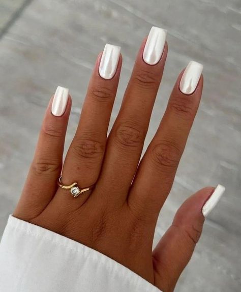 White Chrome Nails, Fun Summer Nails, Chrome Nail Art, Chrome Nails Designs, Graduation Nails, Latest Nail Trends, Chrome Nail, Metallic Nails, Bride Nails