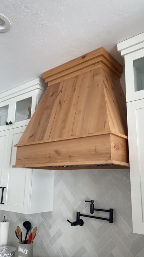 Vented Hood Over Stove, Natural Wood Range Hood Cover, Cedar Range Hood, Wood Over Stove Hood, Light Wood Range Hood, Custom Stove Hood Ideas, White Kitchen Stove Hood, Wood Stove Range, Stove Hood Cover Ideas